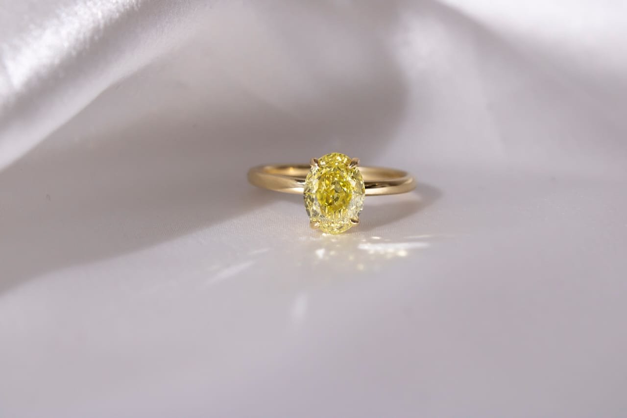 Gold Ring With Yellow Diamond