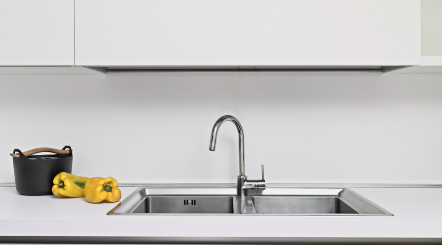 Here we will discuss the Handmade Kitchen Sink and its features to give you a clear idea of what sink will look better in your kitchen.