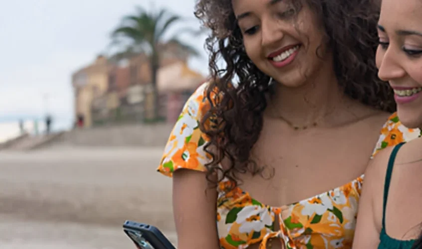 Straight vs. Curly: Which Relaxed Style is the Real Damage Magnet?